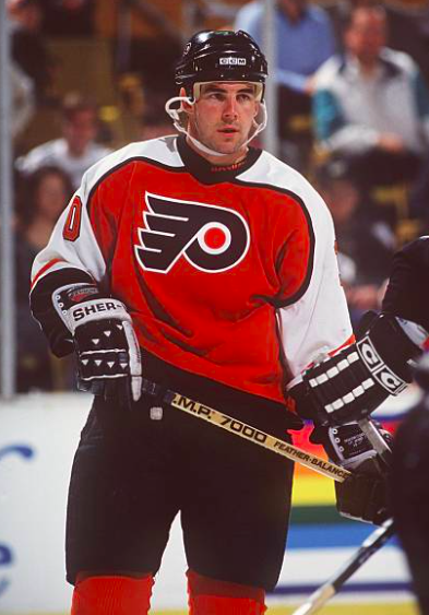 On this day in 1995, the Flyers acquired John LeClair, Eric Desjardins, and Gilbert Dionne from the Canadiens in exchange for Mark Recchi and a third-round pick #Hockey365 #LetsGoFlyers