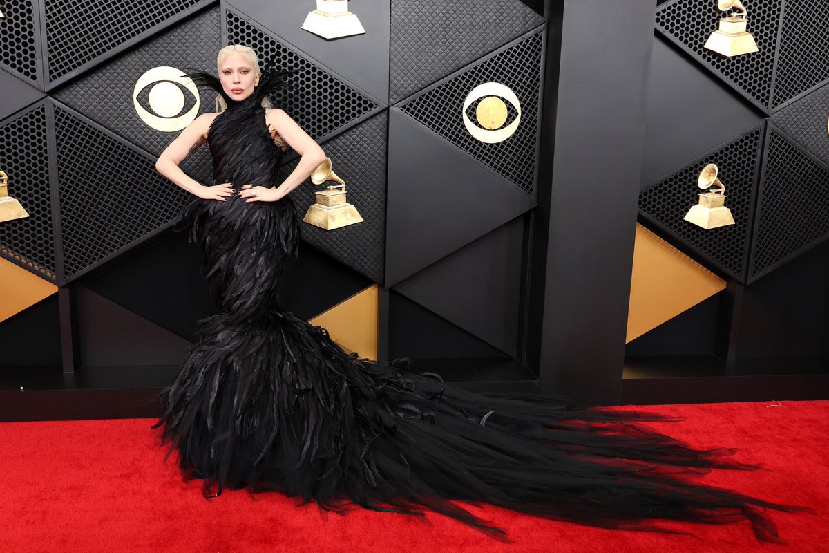 stevenartpop's tweet photo. lady gaga never ceases to amaze me

#grammys https://t.co/846BVhYm9k