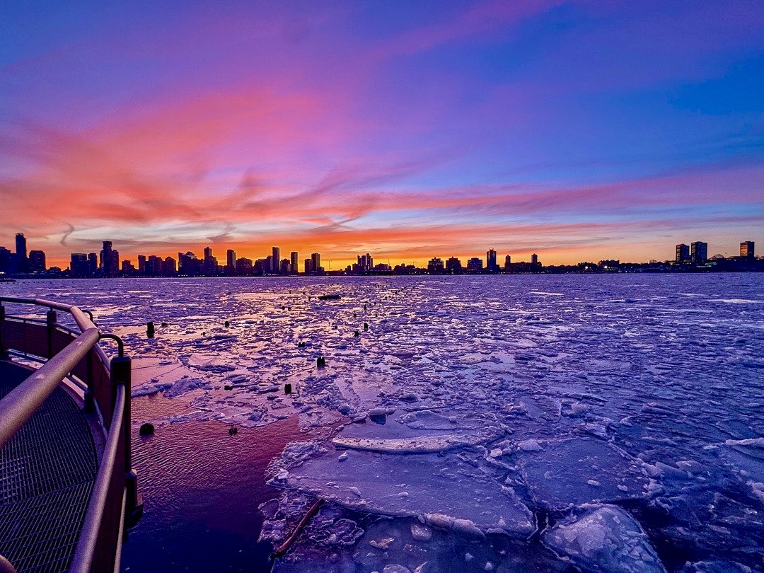 madsurf19's tweet photo. Gorgeous Gadwells on the Hudson River (around 13th/14), some Gulls taking on their beach only rep and a sunset that competed with the cold to take one’s breath away 1.1.26 #birdcpp #nikonphotography #iphonephotography #stillchilly https://t.co/zrWpEu0D6R