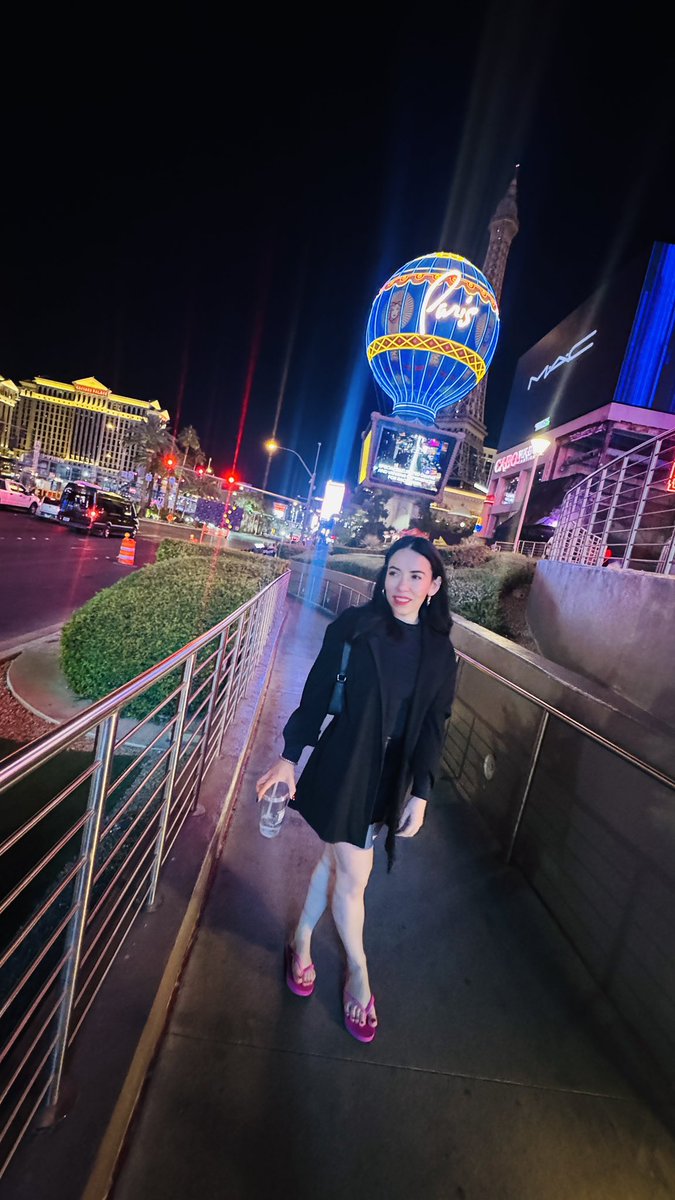 Mauricio_Gallo's tweet photo. 1st Honeymoon #Vegas Oct25  @ma_feer1 https://t.co/2mXPItzrPI