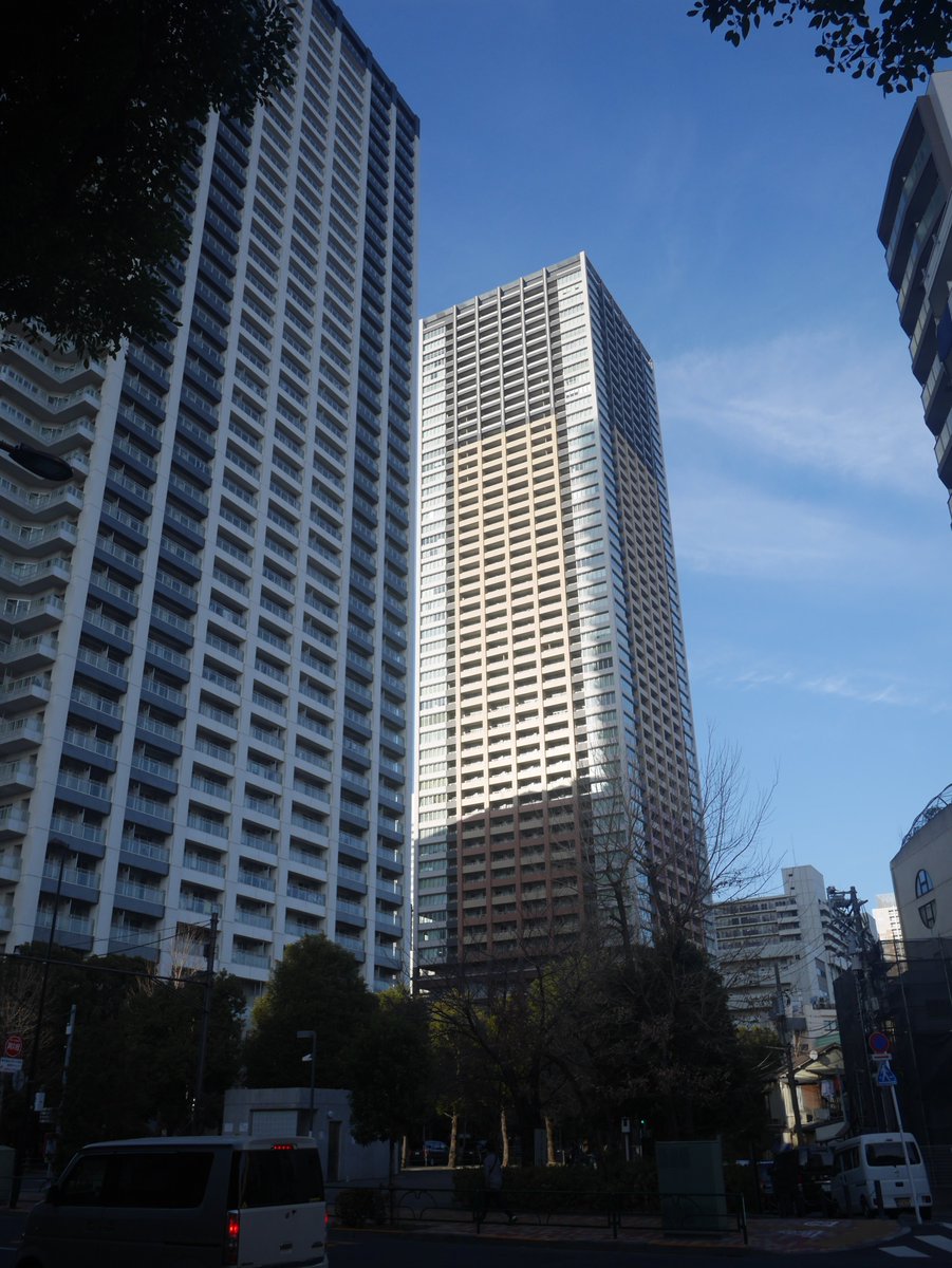 IsaohCamera's tweet photo. 久しぶりにLumix GM1を持って、飲みに行くついでに池袋をブラブラしてきました。
ミラーレス一眼でこの小ささは正義！
#カメラ散歩 https://t.co/BFkVIrMu8w