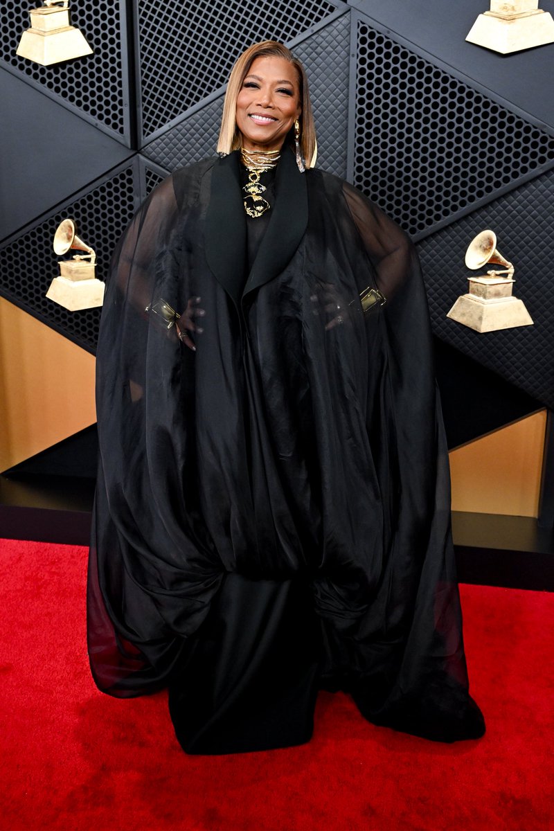 Bossip's tweet photo. ALL RISE FOR THE QUEEN!!! 

#QueenLatifah #Grammys

📸: Getty https://t.co/fR1enOXTvp