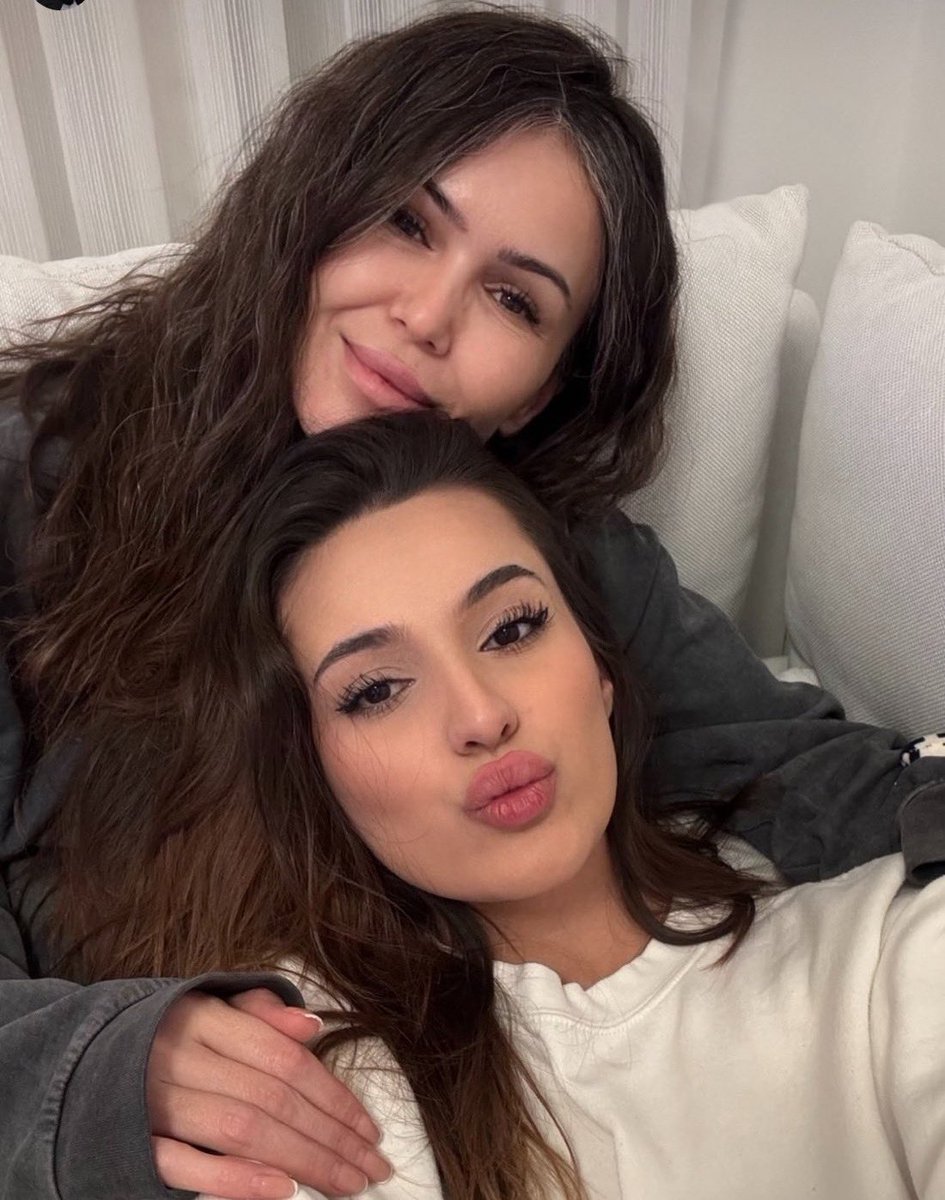 sizin degeriniz baskalarinin seviyesizliginden asla eksilmez. anneler bas tacidir kizları da onlarin en guzel eseridir. yaninizdayiz🤍 #kısmetseolur <a href="/suuyildizz/">Su Yıldız</a>
