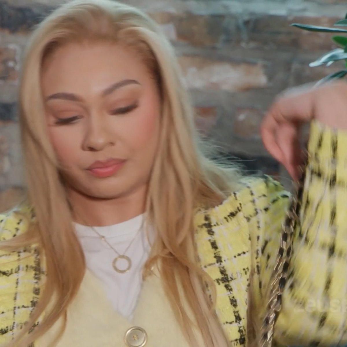 COTTT0N's tweet image. Scotty felt the energy &amp;amp; got tf up outta there😂😂 #BaddiesUSA