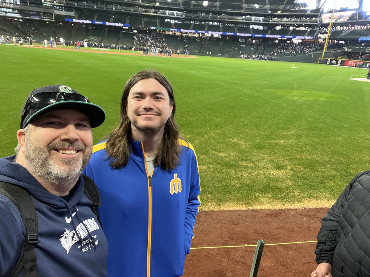 chendricks34's tweet photo. Good day at #MarinersFF today. A lot of excitement at T-Mobile Park! Enjoyed listening to Kirby and Raleigh speak. Walked away with autos from Gutierrez, Kade Anderson, and Jonny Farmelo. @Mariners https://t.co/cA0LDjxTZO