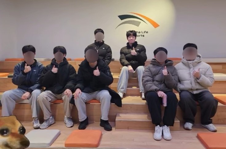 은평메디텍 고등학교 인스타그램 스토리

우제 예술체육요원 봉사활동으로 롤 가르쳐 주는 학생들에게 캠프원 투어 시켜 줬구나!!!