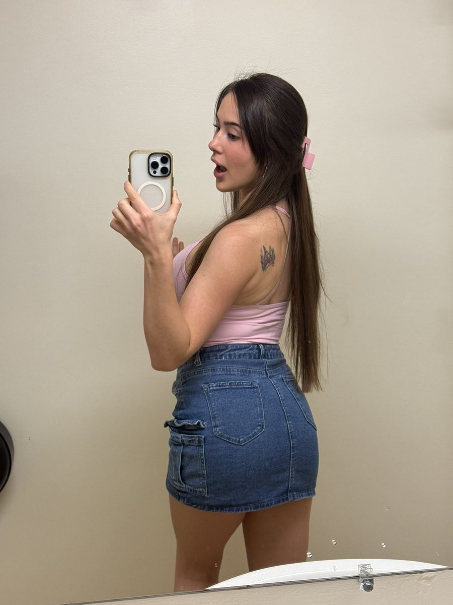 sarabobearaaa's tweet photo. Hellllooo 🥰 https://t.co/sK7gfXkzLN