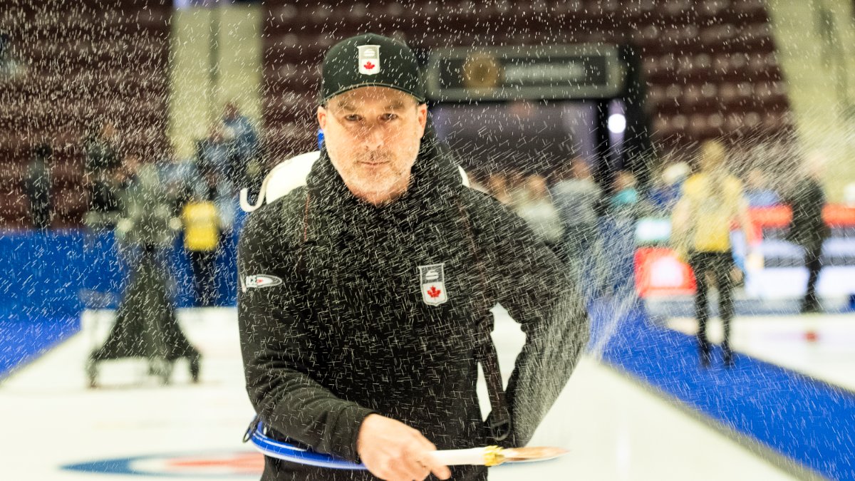 CurlingCanada's tweet photo. Thank you to Chief Ice Technician Mike Merklinger, along with Deputy Chief Ice Technicians Rebecca Duck and Scott Foster and their crew, for the early mornings and long days. The Scotties ice is world-class because of you 🧊🧊
#stoh2026

📸 Curling Canada / Andrew Klaver https://t.co/TWqWZYVkPA
