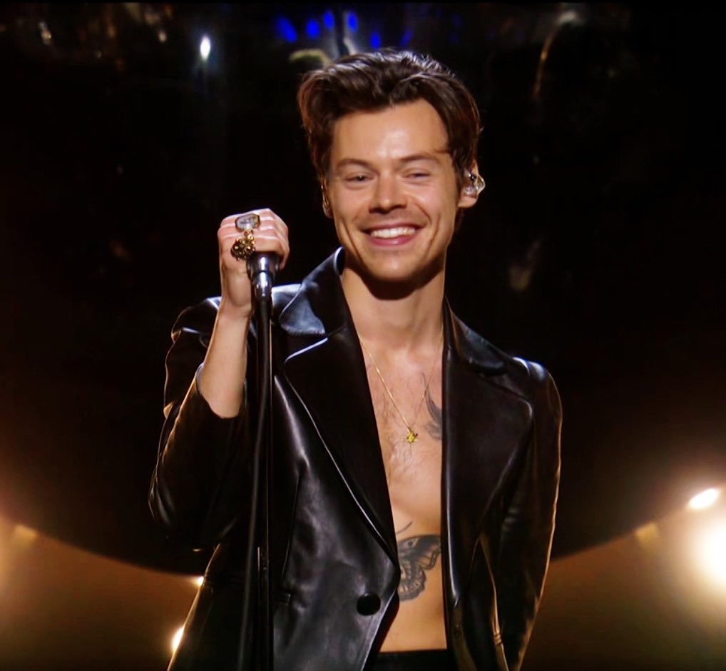 canyonmoonblu's tweet photo. “why do u watch the Grammys?”

me: https://t.co/bHLjlPYQjB