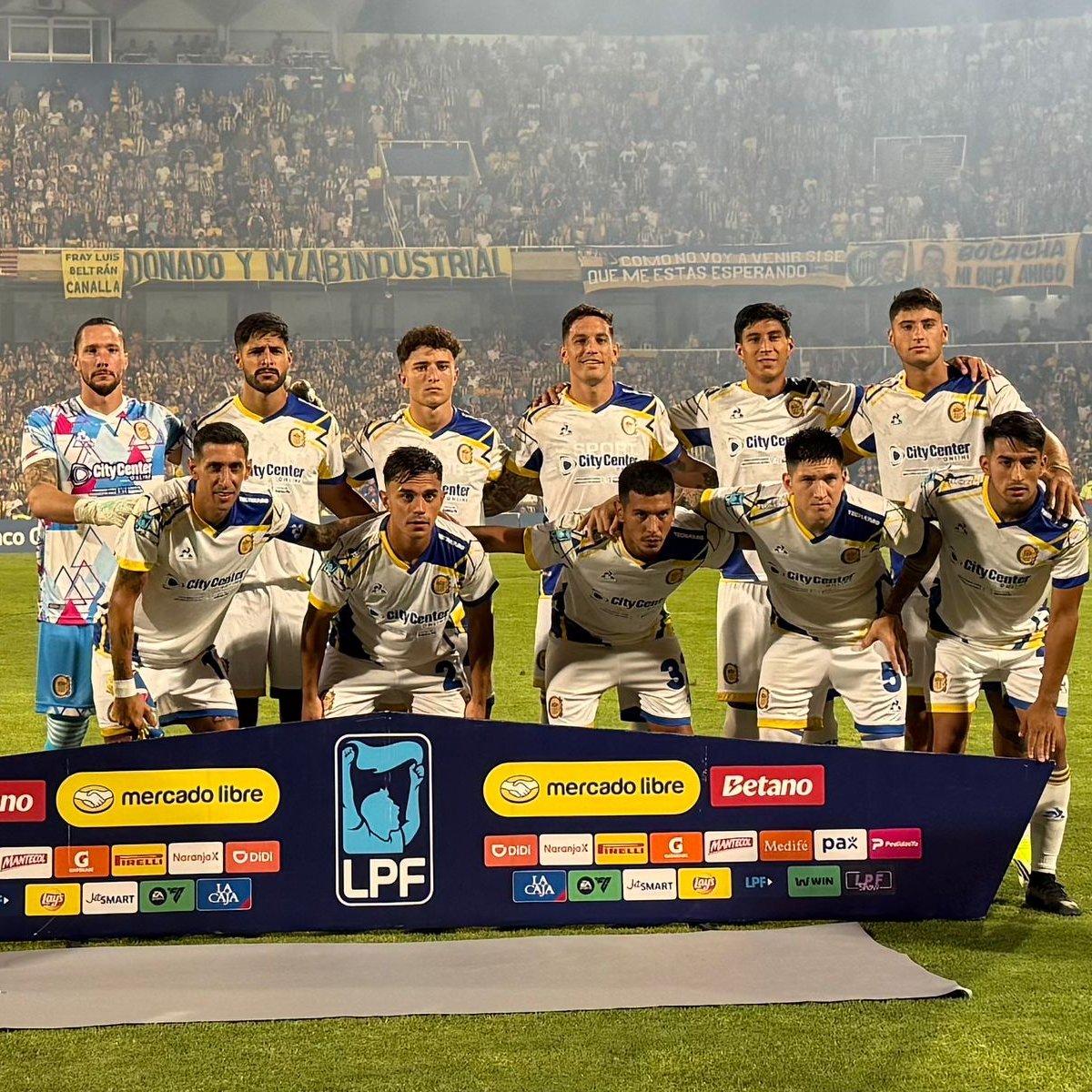 LigaAFA's tweet photo. Cada barrio, una pasión. Cada camiseta, una historia.
#Asociate a tu club que arrancó la liga del hincha.
#LPFSolidaria https://t.co/X2IngSvl01