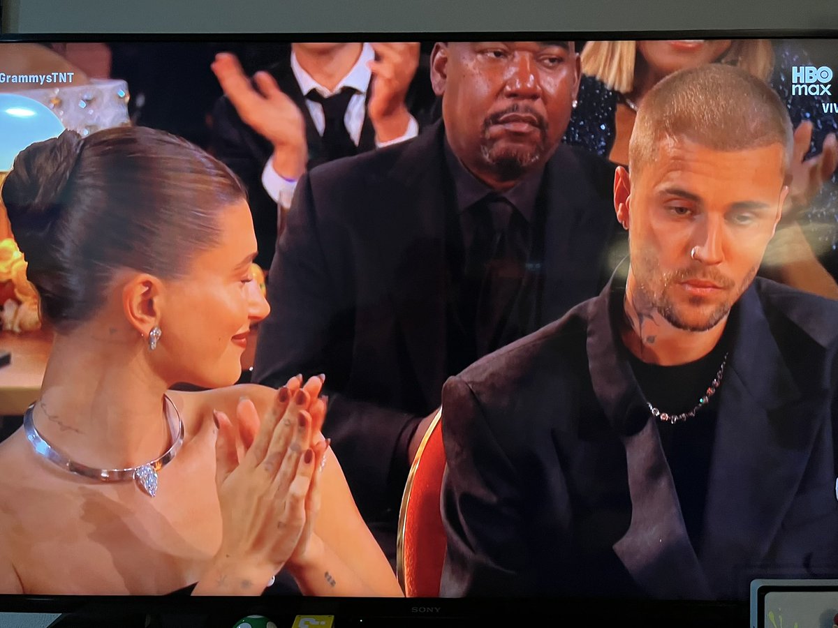 LaloGonzalezM's tweet photo. 🎶 Justin Bieber de vuelta a la escena musical… tras el lanzamiento de su disco #Swang , ahora participa en la ceremonia de los #GRAMMYs2026 https://t.co/7UcY7kkOjr