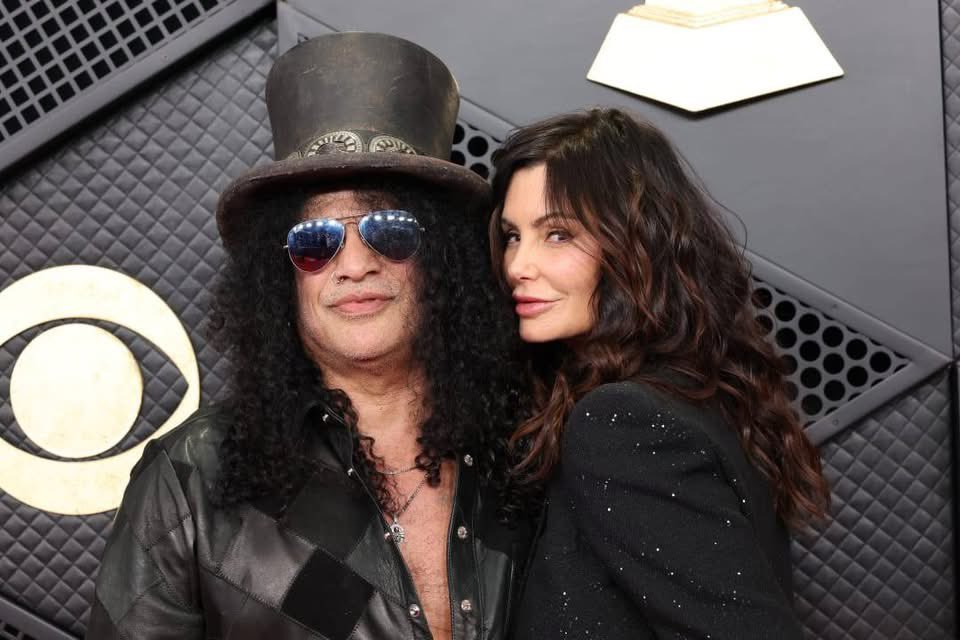 All About Slash tweet media