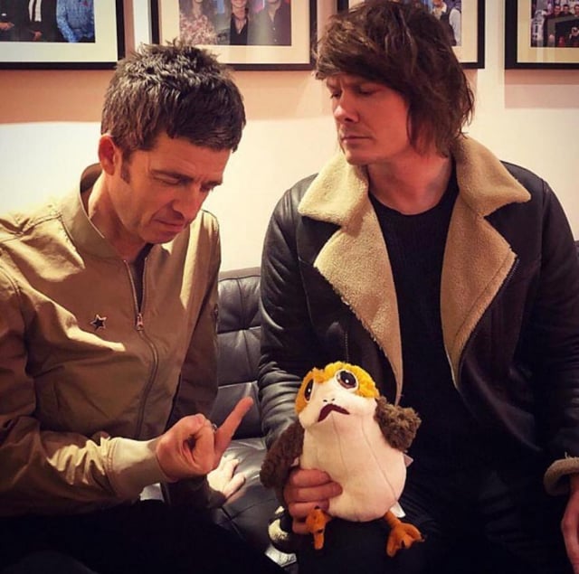 llolarapng's tweet image. whats his fucking problem with plushies