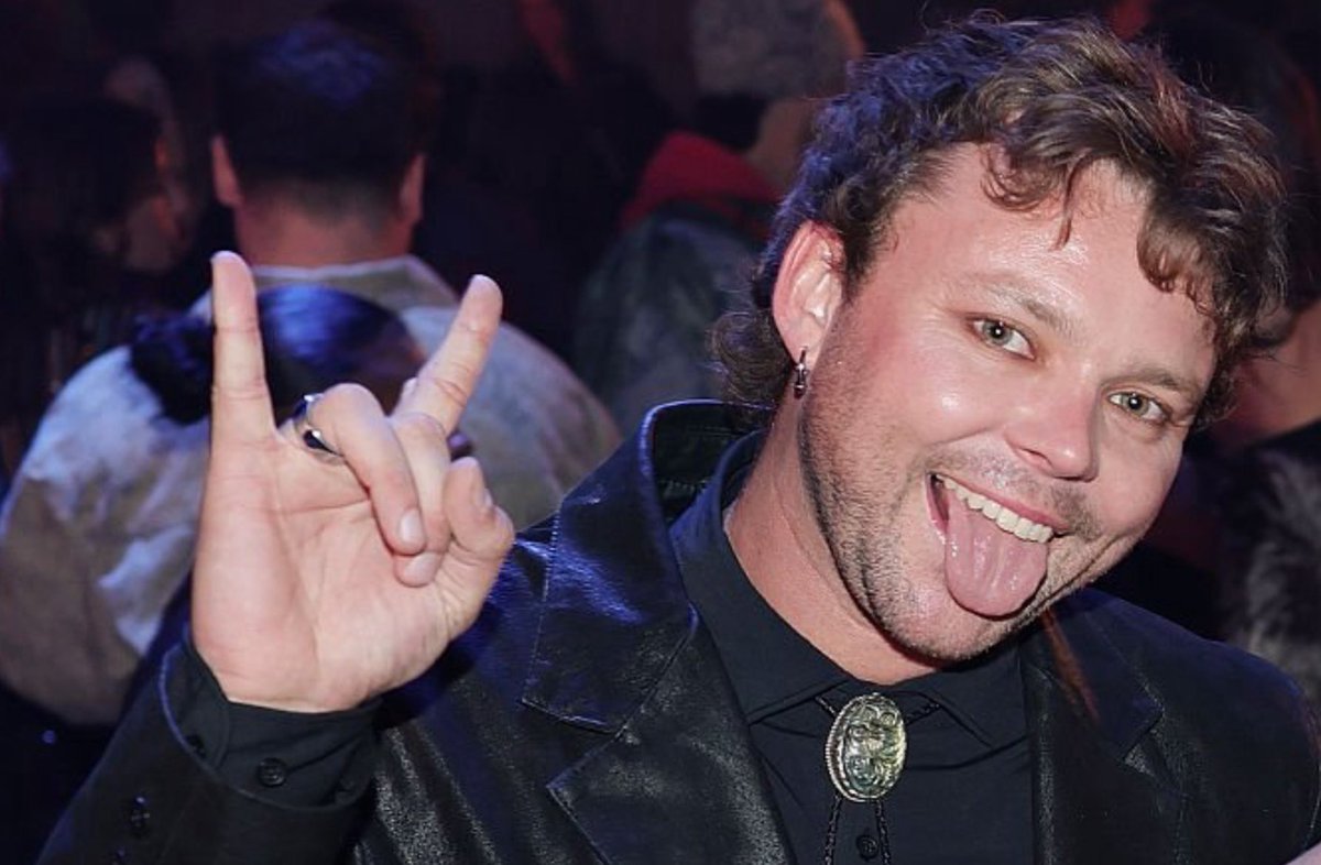 bekindhny's tweet photo. I love being a spoiled Ashton girl https://t.co/RrgZM4MC8E