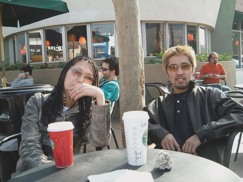 PancakeWorks's tweet image. おはようございます☀️２月２日奈良です。２月の２日と言えば、パンワのお隣り、スピーカーズオーディオデザイン創業日です。なんと24周年！えらい若い時からやってはるんですね〜😳
そんな訳で写真は創業当時の写真にしました
おめでとう御座います🎉🎊
ではパンワもよろしくお願いします😋