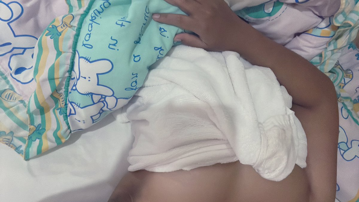 เหงาคนเดียวทั้งคืน ผช ชุมพรหายหมดแล้ว 🤣
#รับงานในเมืองชุมพร #รีทวิตสุ่มคอลเสียว