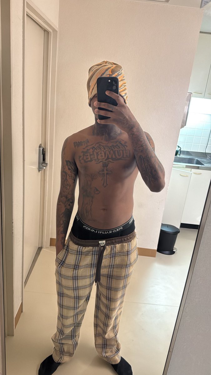 Smiling tryna get Rich tweet media