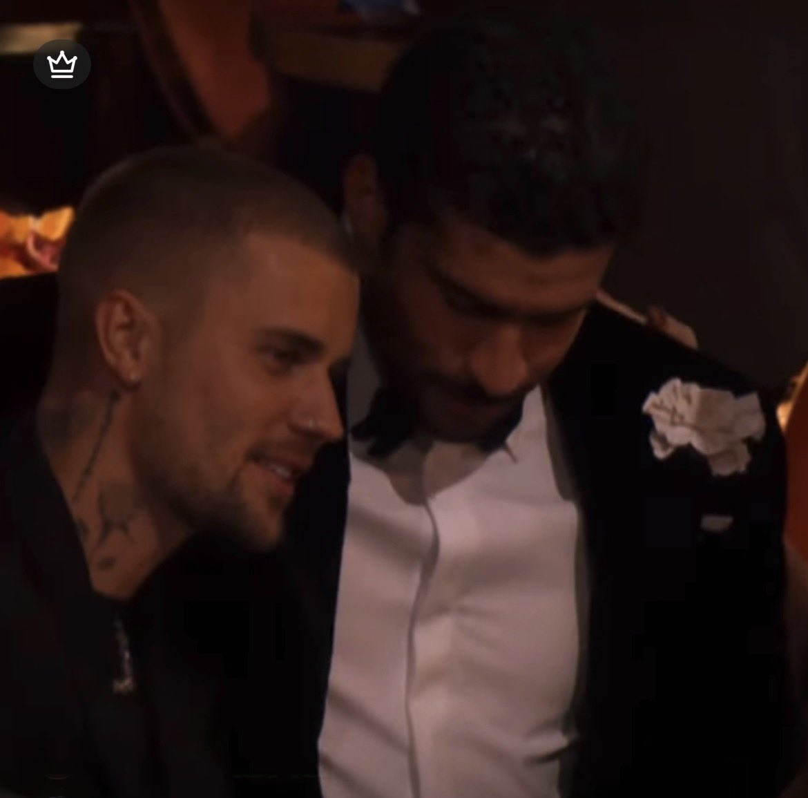 badbunnynetwork's tweet photo. Bad Bunny &amp; Justin Bieber en los Grammys. 🔥🖤 https://t.co/i8ZQuiRtUg