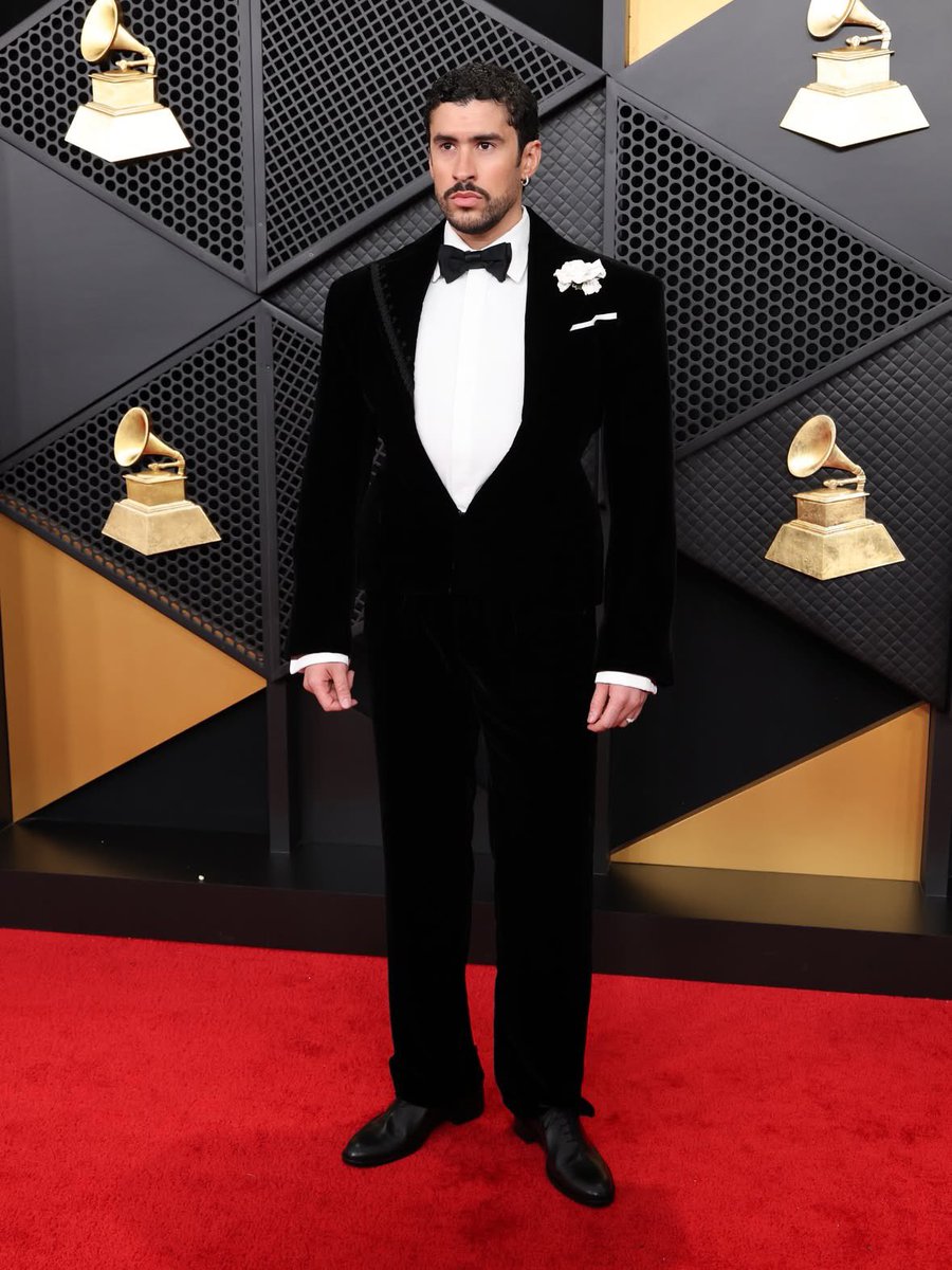 mediaoneuniv's tweet photo. Bad Bunny looks incredible at the 2026 Grammys.
Effortless confidence. Bold elegance. No rules, just presence.

#BadBunny #Grammys2026 #RedCarpet #StyleIcon #LatinStar #FashionMome https://t.co/U9bUr47PkW