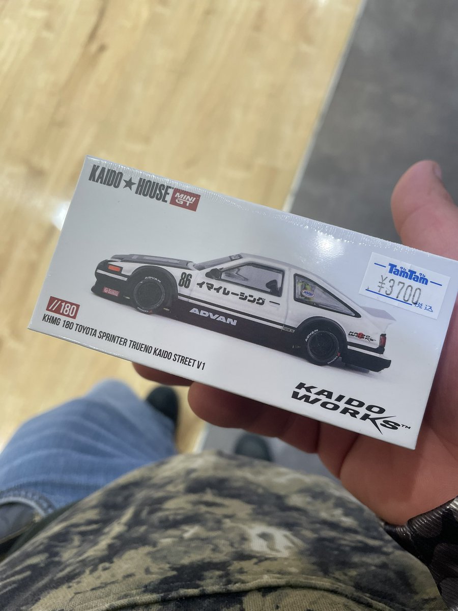 Maaakun_530's tweet image. 県民なら分かる西の商業施設やって来ました笑笑

ほぼ1枚目のヤツ買いに来ただけじゃが😁👍🏼

#kaidohouse
#minigt
#AE86