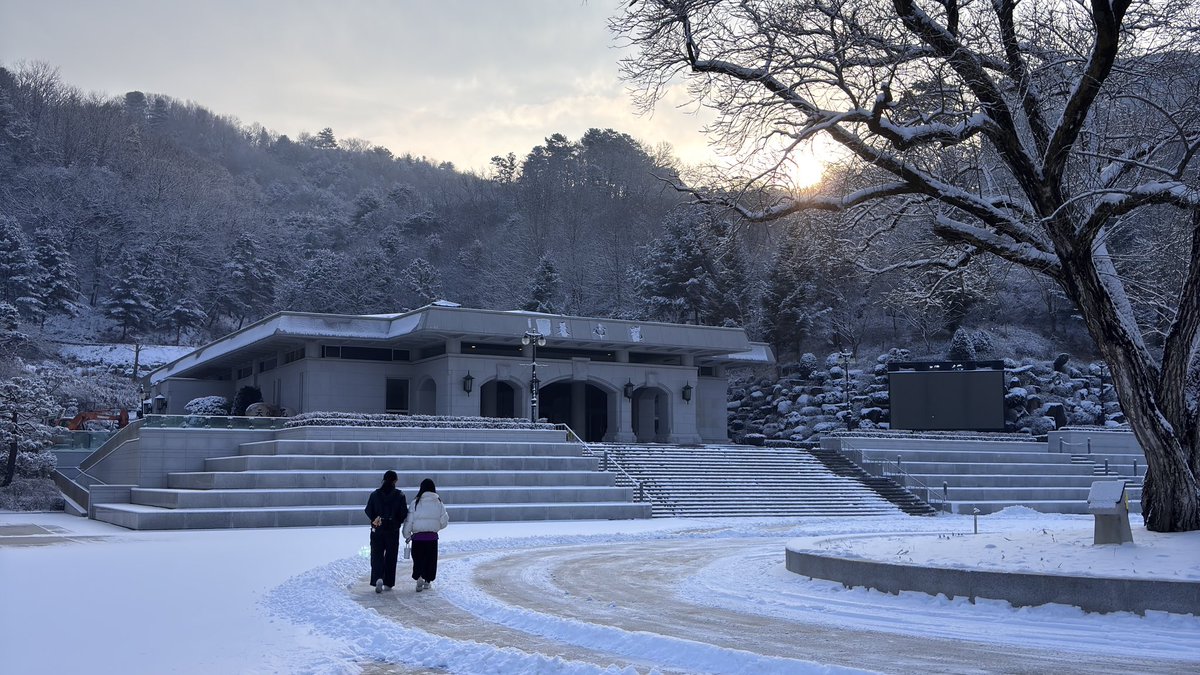 朝の精誠から涙が止まりません…
お母様が慕わしくて、お会いしたくて、
寒い雪の中でどんな一日をお過ごしなのかと心配です。
どうか一日も早く釈放されますように。
＃家庭連合二世
