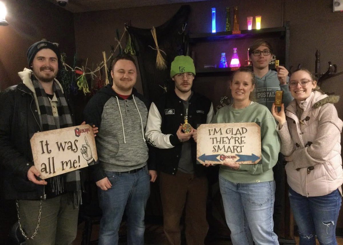 Joyyycifer's tweet photo. Worst escape room group I’ve ever had -10/10 https://t.co/c225uYCtCb