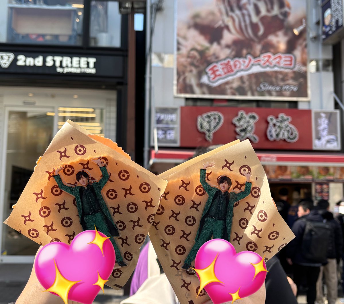 kurimarokuri's tweet photo. たこせんも初めて食べた🐙あべくんドリンクもめちゃくちゃかわいかった〜！ https://t.co/xJRSWRAlEH