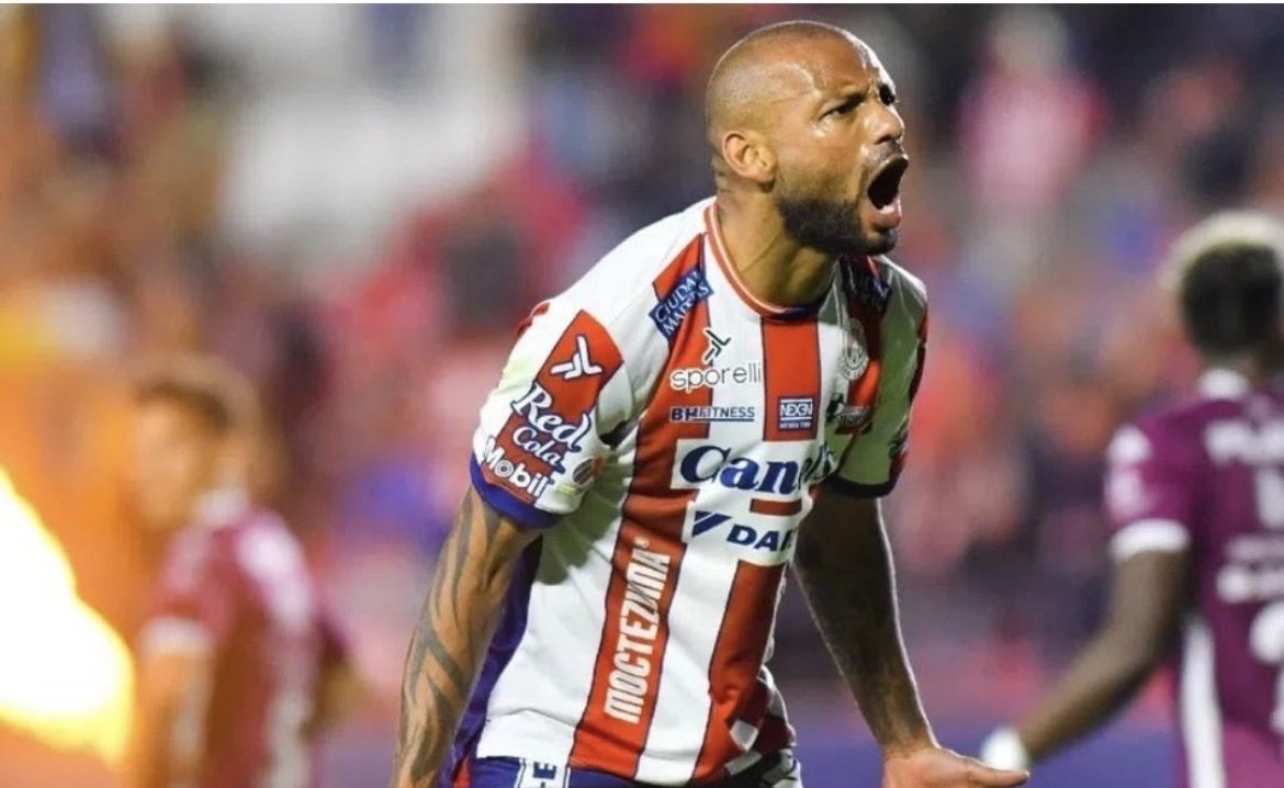 #CruzAzul 🚂

Ahora que <a href="/ikecarrera/">Carrerismo</a> confirmó la llegada de Joao Pedro, la máquina tendrá 9 titular vs Toluca.

El Toro se estará lamentando por la imprudencia cometida el sábado, peligra su titularidad? Definitivamente si. 

Parece que el Central está encaminado, pinta bien