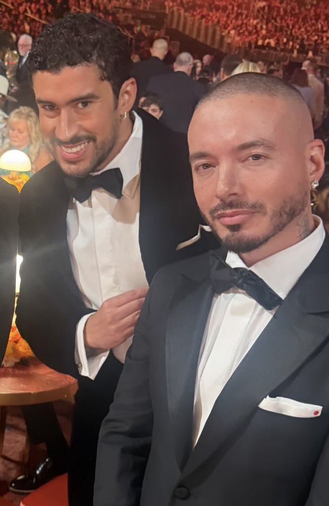 AccessBadBunny's tweet photo. OASIS TEAM! Bad Bunny with J Balvin tonight at the #GRAMMYs. https://t.co/FHsGfpzHTY