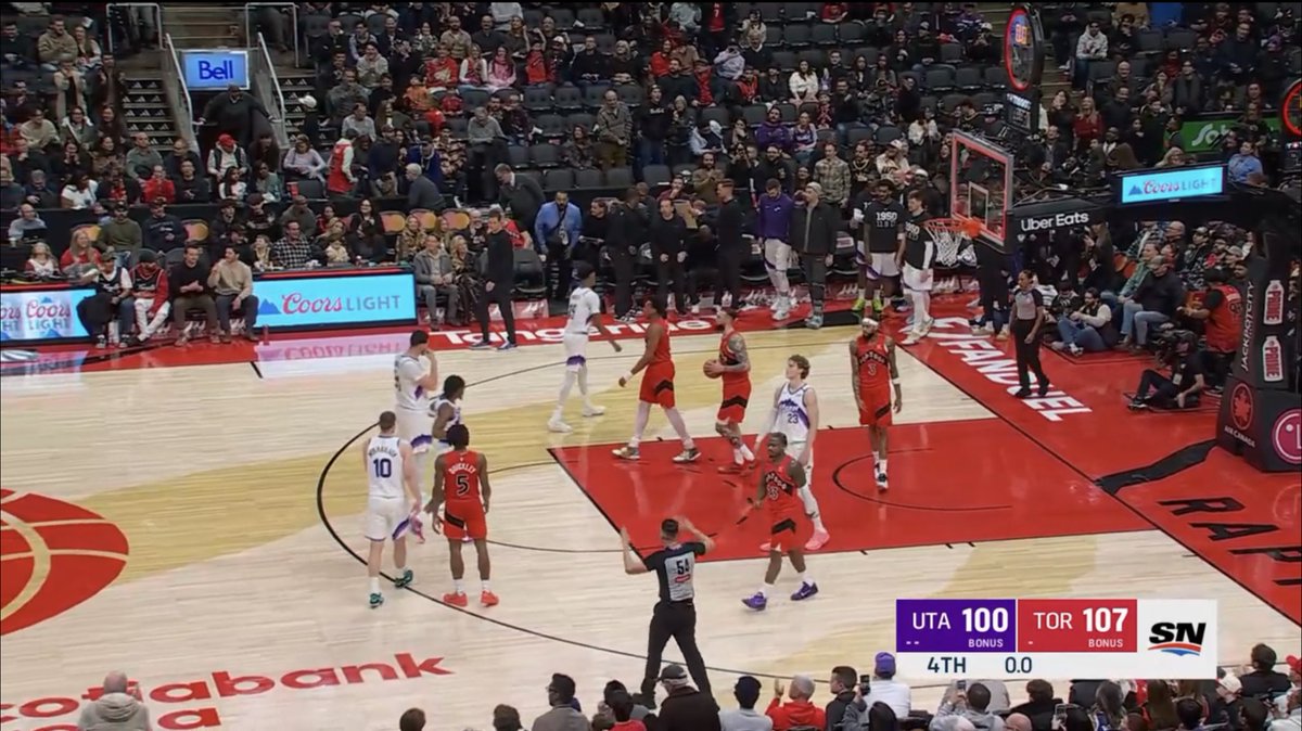 HoopsLiveScore's tweet photo. Final | @utahjazz 100-107 @Raptors. #TakeNote #WeTheNorth https://t.co/fc7OBKLdmY