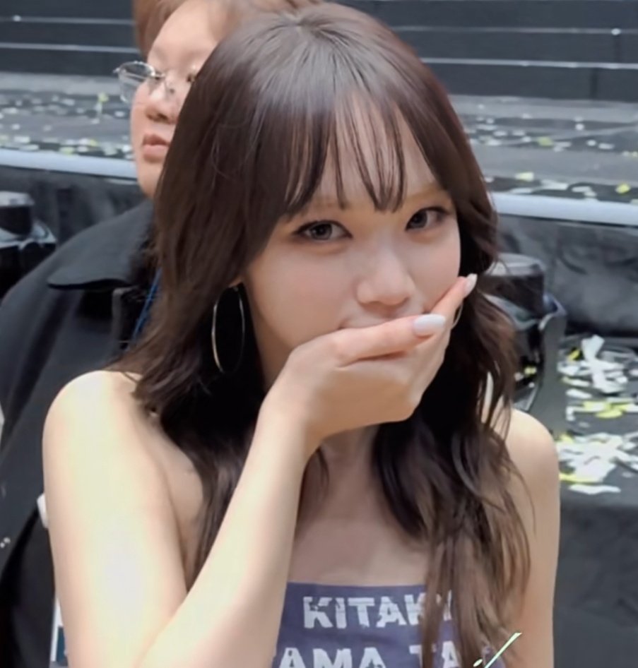 kimkkangzi2's tweet image. 입꾸욱 자국 입꼬리만 올라와서 보이는 거 개커여움