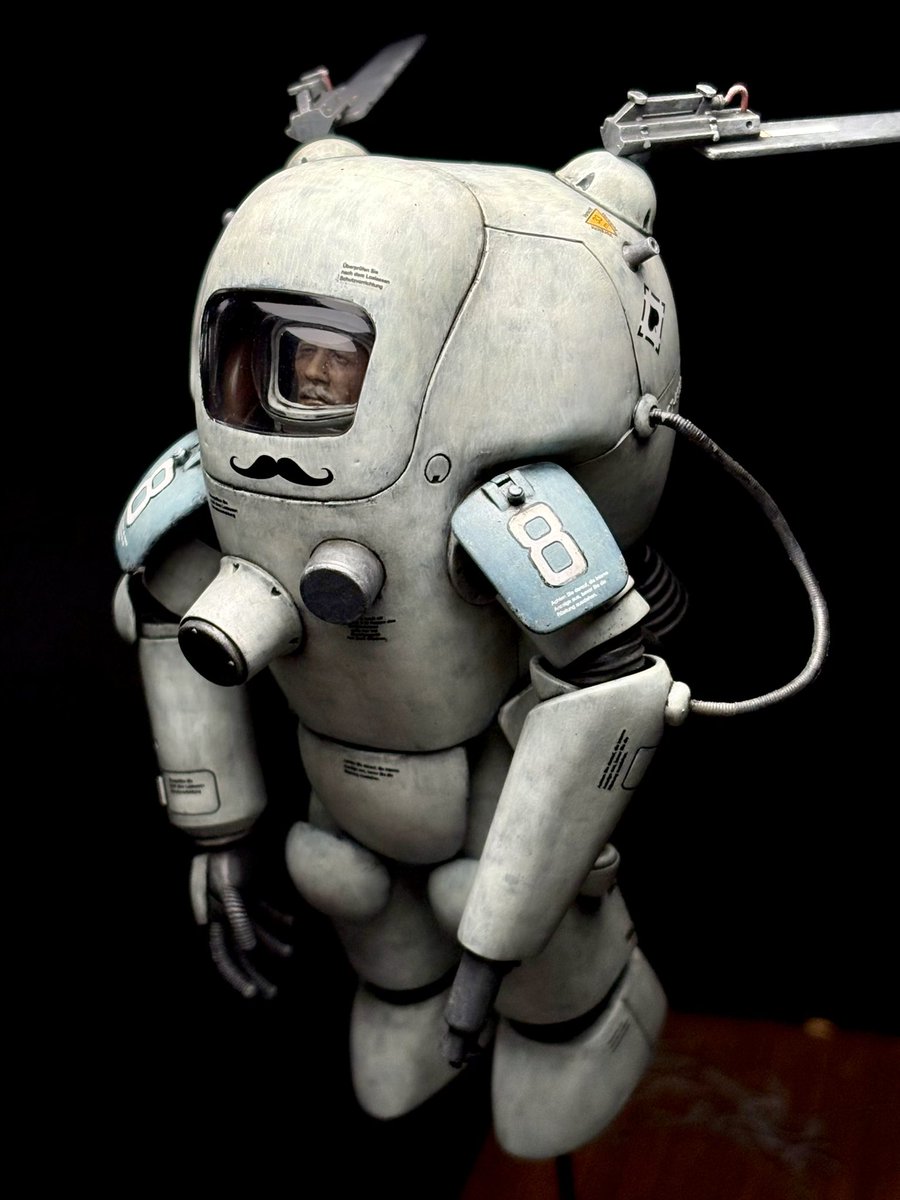 「フリーゲ」
次は去年作ったこのフリーゲをちょいリペイント。
割と綺麗めに仕上げたのですが、もう少し塗り込みたくなりました😁
#マシーネンクリーガー