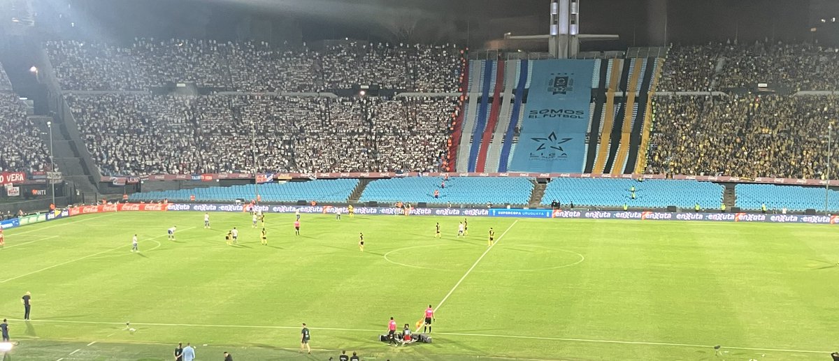 Sport890's tweet photo. #FinalSuperCopa | Terminó el partido 

Nacional 0-0 Peñarol 

✔️Hay penales 

🔴Sumate al comentario y la repercusión en vestuarios https://t.co/Wq9LWpZcTJ https://t.co/ep3ugCmlTF