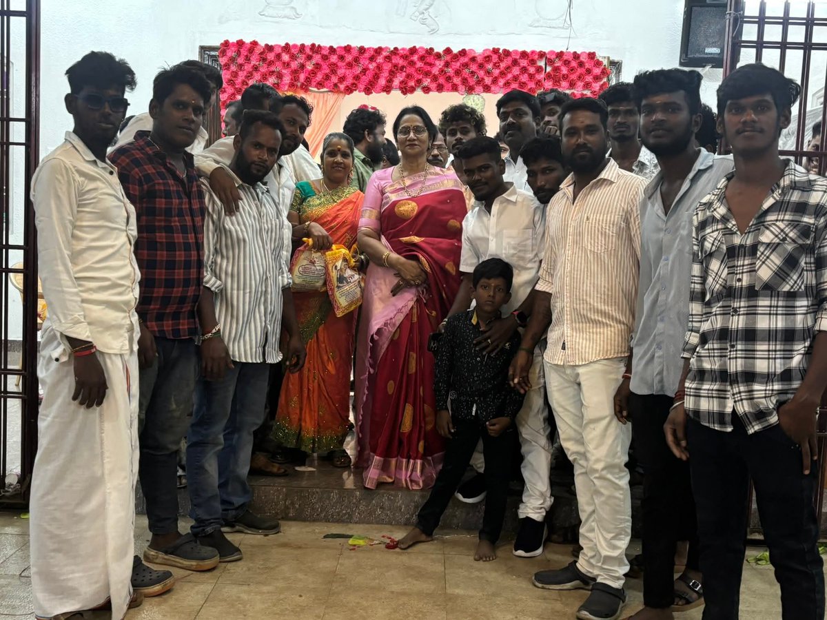விழுப்புரம் மாவட்டம்,கோட்டக்குப்பம் நகர செயலாளர் தம்பி சிவராமன் திருமண வரவேற்பு நிகழ்ச்சியில் கலந்து கொண்டு மணமக்களை வாழ்த்தி,மருத்துவர் அய்யா வழங்கிய வாழ்த்து மடலை வழங்கினேன்,மாவட்ட செயலாளர் ஜெயராஜ் உள்ளிட்ட நிர்வாகிகள் கலந்து கொண்டனர்.!

ஸ்ரீ காந்தி இராமதாசு 
செயல்