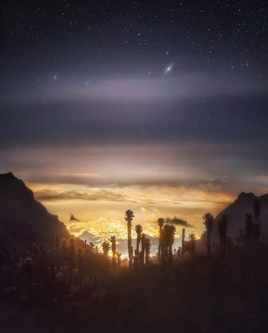 La galaxia de Andrómeda sobre Manizales - un páramo de luz
Nevado del Ruiz. Cordillera de los Andes.
foto Instagram por Hugo Rua
