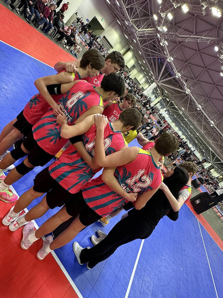 Club Iowa tweet media