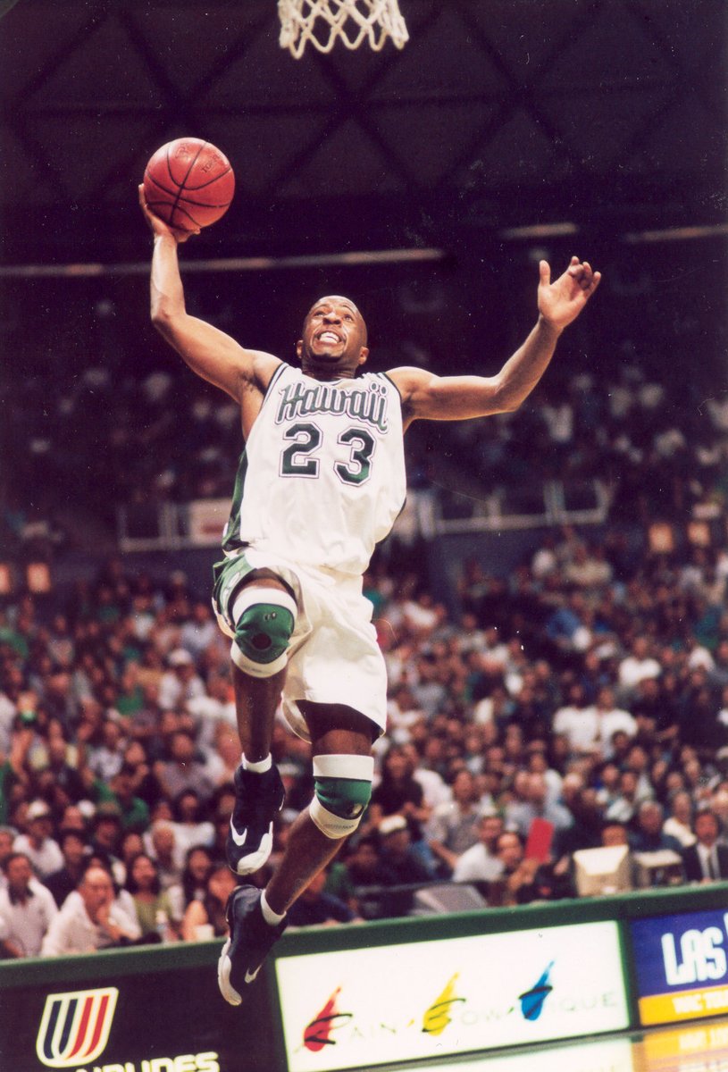 Sidelines - Hawaii tweet media