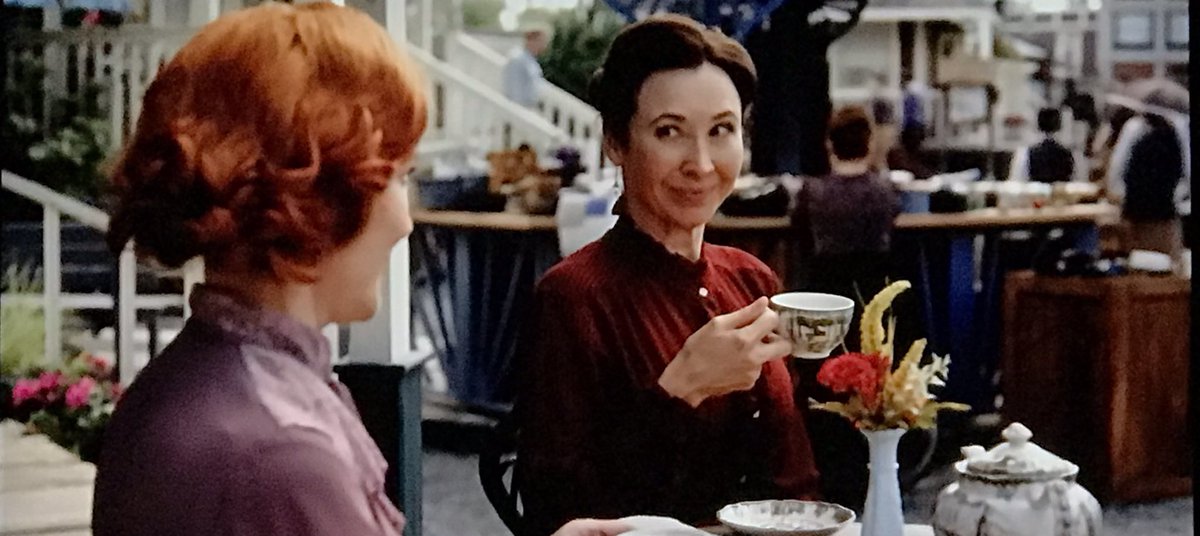 TeamFloMo's tweet image. #FloMo keeping an eye 👀 on the happenings in #HopeValley. They seem to understand what’s going on with Lucas &amp;amp; Edie, even more than they do 😆. 

#Hearties @hallmarkchannel @SCHeartHome @JoNewmarch @loretta_walsh @brbird #TeamFloMo