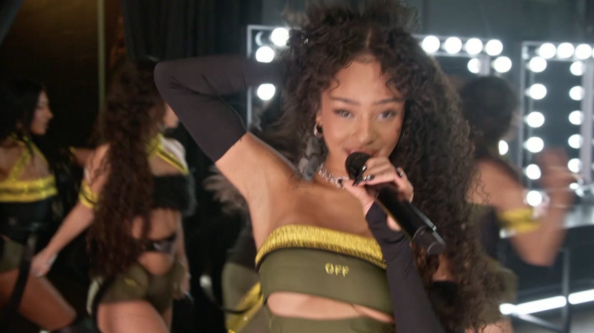 PopBase's tweet image. KATSEYE performs ‘Gnarly’ at the #GRAMMYs.