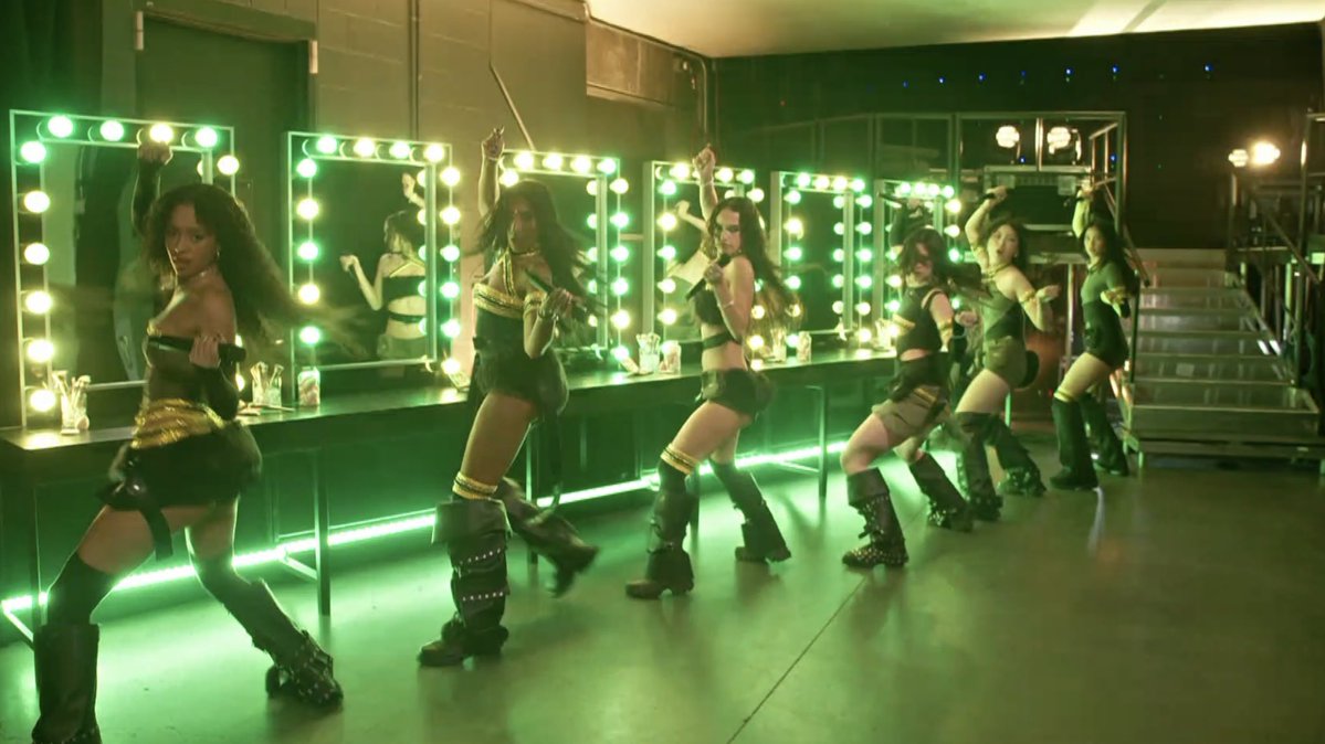 PopBase's tweet image. KATSEYE performs ‘Gnarly’ at the #GRAMMYs.