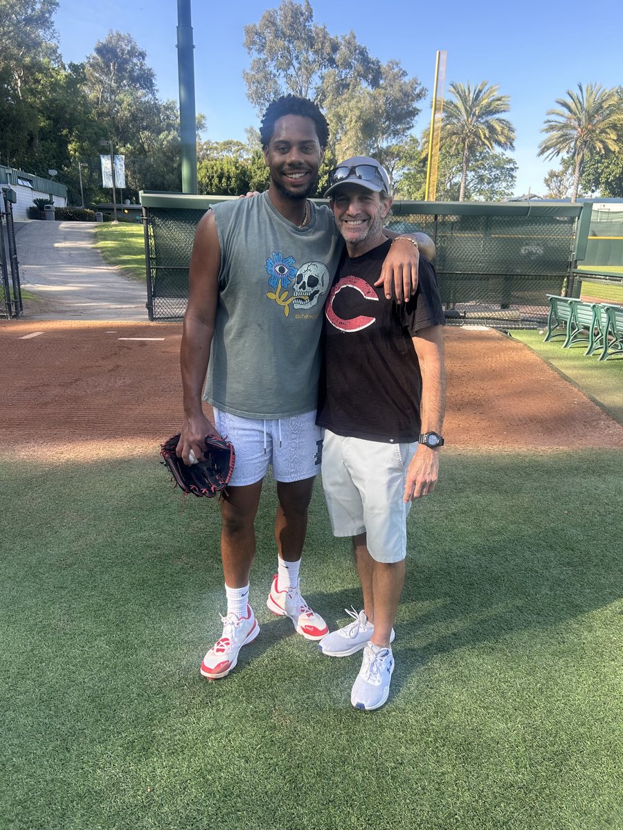 jaegersports's tweet image. Spring is in the air!! 🌵 ⚾️ 

Another magical day out at ⁦UCLA with ⁦@HunterGreene17⁩ ⁦@Reds⁩ getting ready for Spring Training. 

20 years later…same staples:

J-Bands ✔️ 
Long Toss ✔️ 
Great Times ✔️ 

Appreciate you buddy 👊

#Feedit #Beastmode #Reds 💪