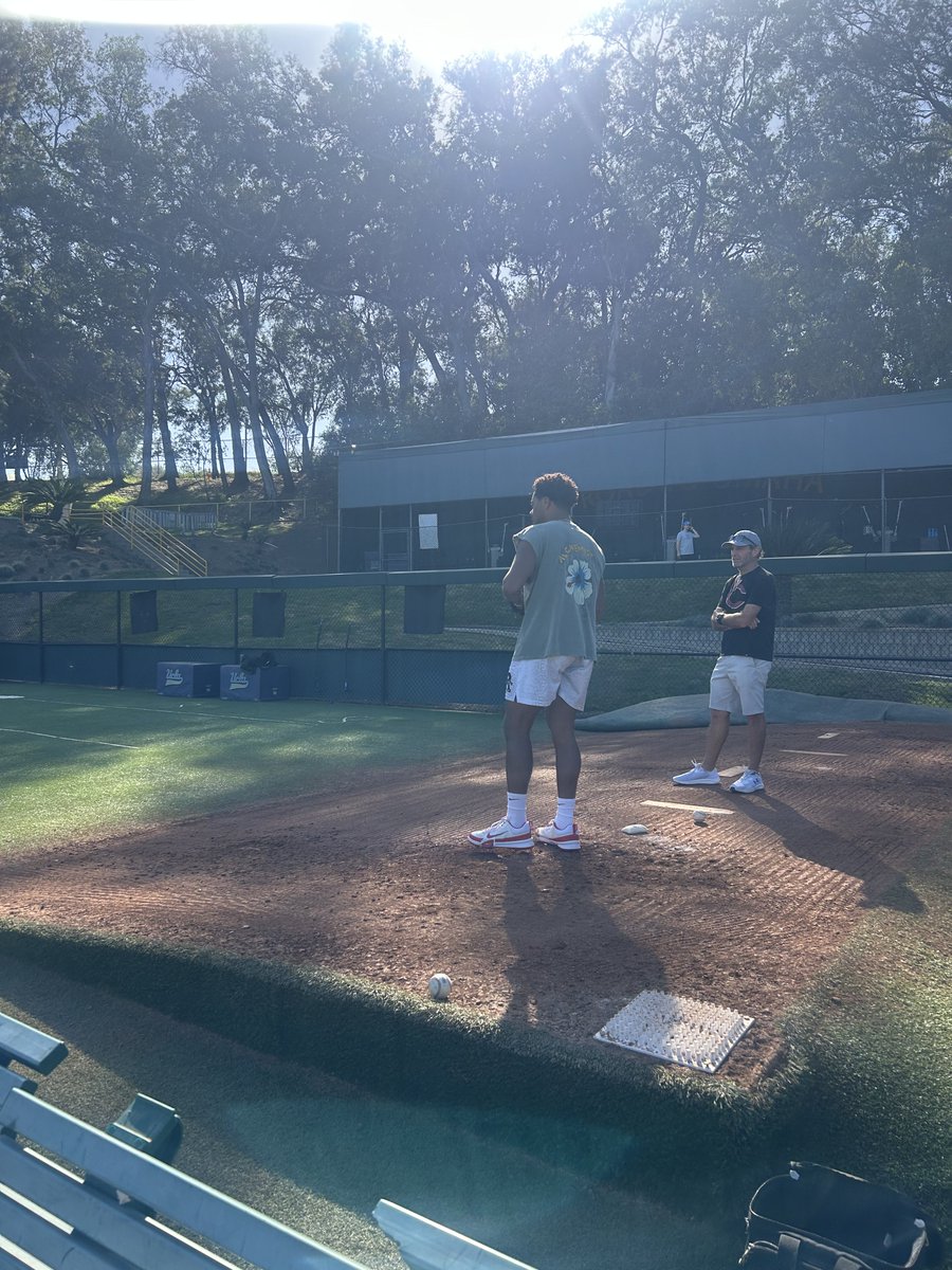 jaegersports's tweet image. Spring is in the air!! 🌵 ⚾️ 

Another magical day out at ⁦UCLA with ⁦@HunterGreene17⁩ ⁦@Reds⁩ getting ready for Spring Training. 

20 years later…same staples:

J-Bands ✔️ 
Long Toss ✔️ 
Great Times ✔️ 

Appreciate you buddy 👊

#Feedit #Beastmode #Reds 💪