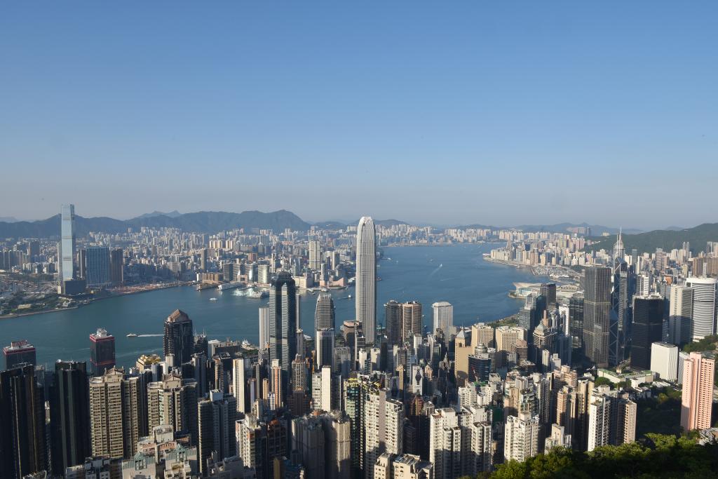 PDChinese's tweet photo. 【香港2025年本地生產總值預計增長3.5%】香港特別行政區政府政府統計處近日發布2025年第四季度及全年的本地生產總值預先估計數字顯示，香港2025年第四季度本地生產總值同比實質上升3.8%，2025年全年本地生產總值同比實質上升3.5%。 https://t.co/UTaQIw1Oqo