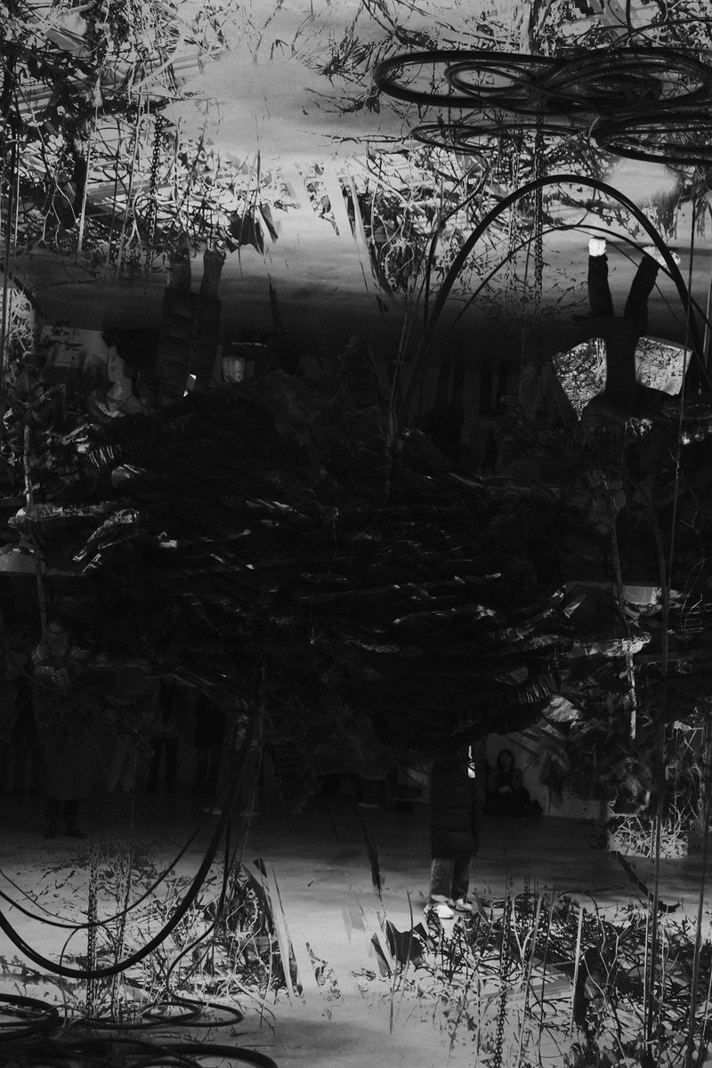 25.09.03 - 26.02.01
Adrián Villar Rojas: 
The Language of the Enemy

Finale