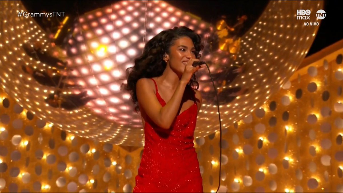 bchartsnet's tweet photo. BEST NEW ARTIST! Como pode a Olivia Dean ser tão linda e talentosa ao mesmo tempo pqp #GRAMMYs https://t.co/OBuyQ6NlWF