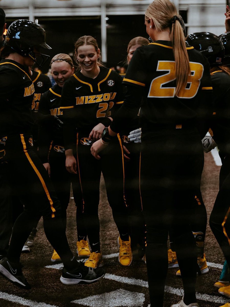 Larissa Anderson tweet media