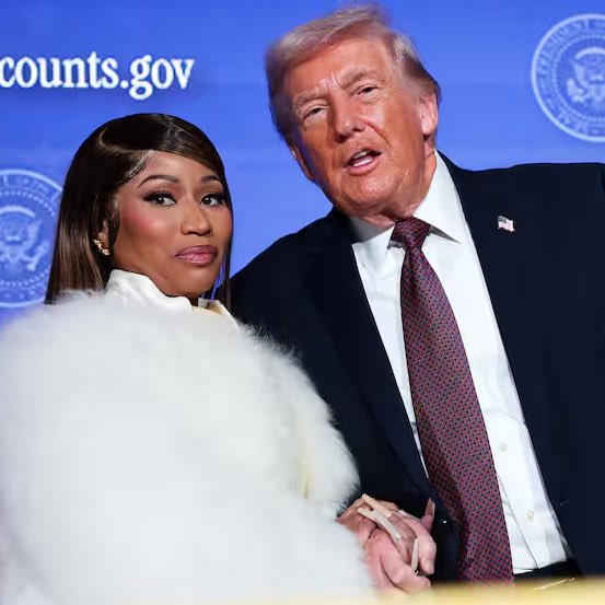 thebestpicsof's tweet photo. Trevor Noah: “Nicki Minaj is not here, she’s still at the White House with Donald Trump.”

#GRAMMY https://t.co/RabNktvFMW