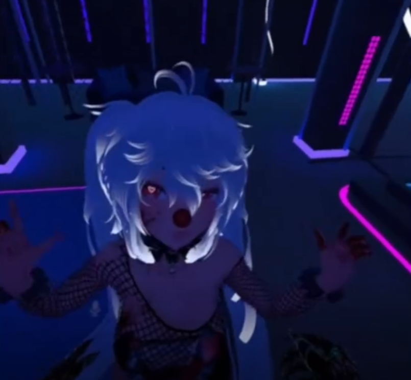 TalonlustVT's tweet photo. This clown girl was a great dancer last night  😉 ❤️

#VRChat  #VRChatPhotography https://t.co/BCtuwKwBoF