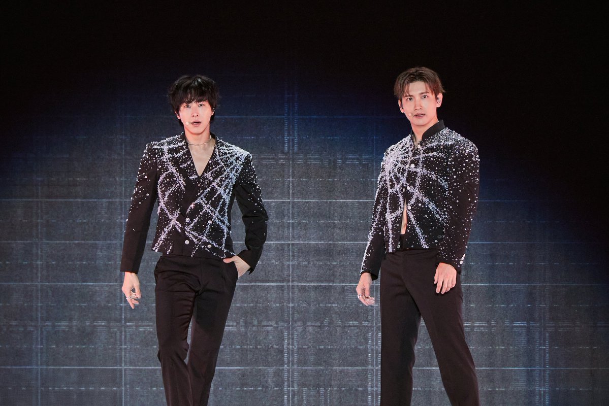 ‘SMTOWN LIVE 2025-26’ 첫 후쿠오카 콘서트, 돔 뚜껑 들썩이다! 전석 매진 大성황
엑소∙NCT 태용의 반가운 무대…신곡+스페셜 컬래버까지 폭발적 반응
국적불문 전세대 통합 ‘SMTOWN LIVE’의 식지 않는 뜨거운 화제성 입증

m.entertain.naver.com/home/article/0…

#SMTOWN #SM_30thAnniversary
#SMTOWN2025_26