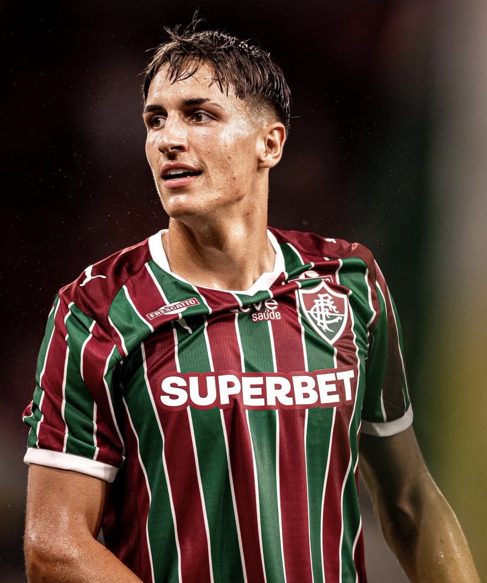 Mais um clássico e mais uma partidaça desses 2 bonecos aí

Guga e Facundo Bernal bem demais nesse início de temporada